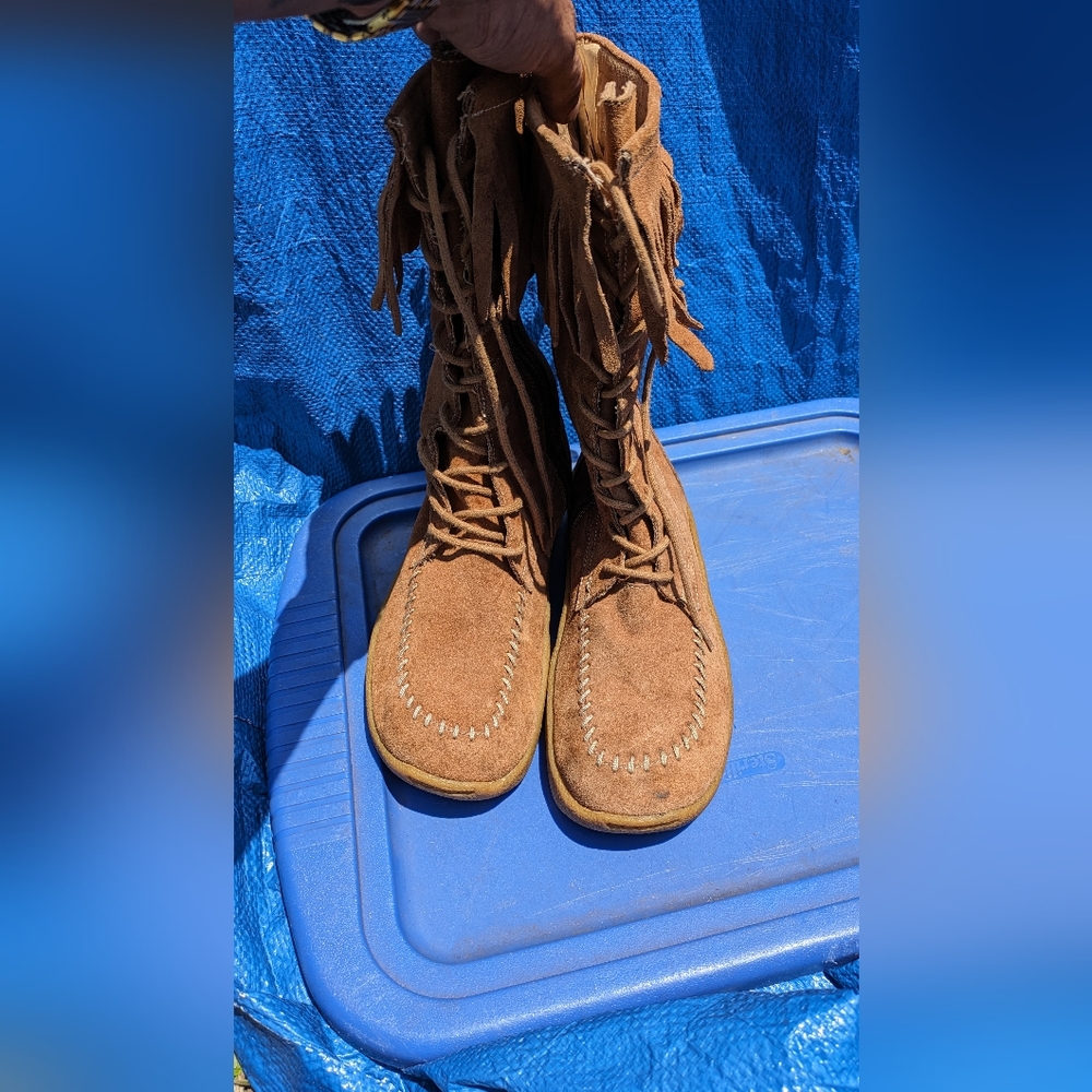 Gently used Report moccasin boots